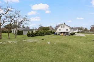 93 Harding St, West Warwick, RI 02893 - Photo 8