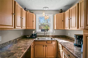 85 Vermont St, Cranston, RI 02920 - Photo 4