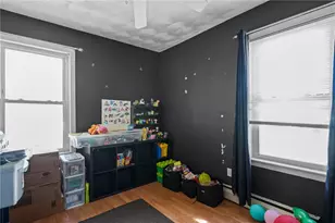 85 Vermont St, Cranston, RI 02920 - Photo 16