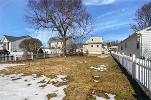 85 Vermont St, Cranston, RI 02920 - Photo 30