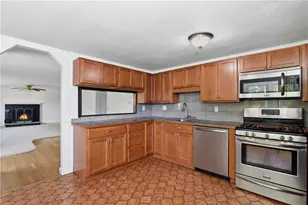 183 1st Ave, East Greenwich, RI 02818 - Photo 16