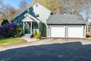 34 Gentian Dr, South Kingstown, RI 02879 - Photo 2