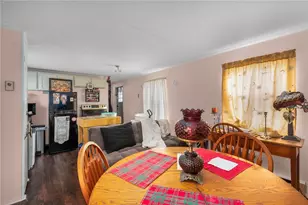 719 Forest Prk, Middletown, RI 02842 - Photo 6