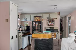 719 Forest Prk, Middletown, RI 02842 - Photo 4