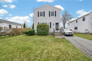 22 Connecticut Ave, Middletown, RI 02842 - Photo 1