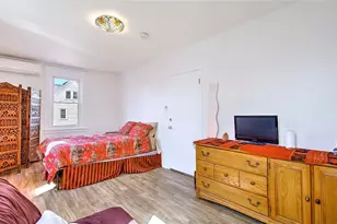 539 Lloyd Ave, Providence, RI 02906 - Photo 22