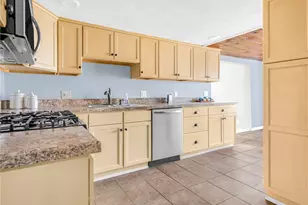 26 Anthony St, Warwick, RI 02886 - Photo 14