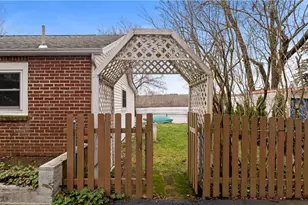 2444 Hartford Ave, Johnston, RI 02919 - Photo 18