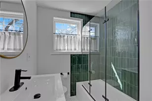 42 Victoria Ave, Cranston, RI 02920 - Photo 12