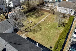 42 Victoria Ave, Cranston, RI 02920 - Photo 32