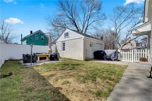 42 Victoria Ave, Cranston, RI 02920 - Photo 22