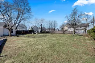 42 Victoria Ave, Cranston, RI 02920 - Photo 24