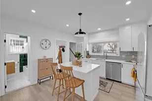 42 Victoria Ave, Cranston, RI 02920 - Photo 2