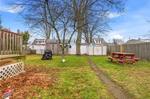 26 Pembroke Ave, Pawtucket, RI 02860 - Photo 34