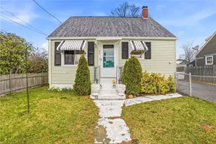 26 Pembroke Ave, Pawtucket, RI 02860 - Photo 4
