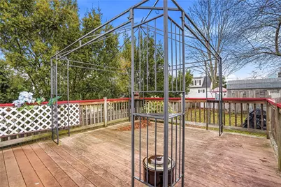 26 Pembroke Avenue, Pawtucket, RI 02860 - Photo 30