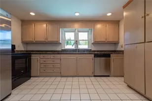 47 Amsterdam Ave, Warwick, RI 02889 - Photo 12