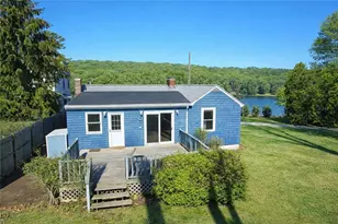 117 Circuit Dr, Narragansett, RI 02882 - Photo 2