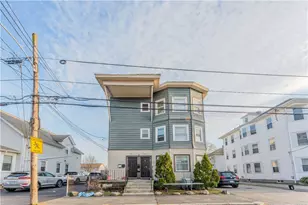 115 Hughes Ave, Pawtucket, RI 02861 - Photo 4