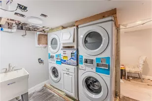 115 Hughes Ave, Pawtucket, RI 02861 - Photo 28