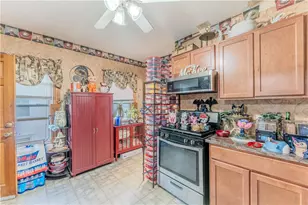 115 Hughes Ave, Pawtucket, RI 02861 - Photo 30