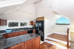 22 Mt Vernon St, Newport, RI 02840 - Photo 12