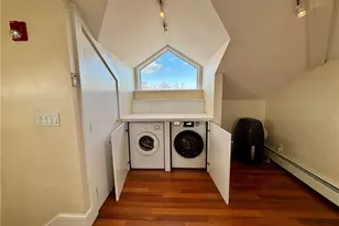 22 Mt Vernon St, Newport, RI 02840 - Photo 16