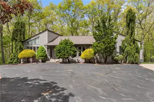 44 Whipple Rd, Smithfield, RI 02917 - Photo 4