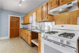 32 Cottage St, Johnston, RI 02919 - Photo 8