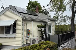 32 Cottage St, Johnston, RI 02919 - Photo 2