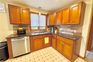 194 Progress Ave, Providence, RI 02909 - Photo 8