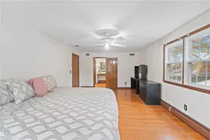 446 Budlong Rd, Cranston, RI 02920 - Photo 34