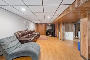 446 Budlong Rd, Cranston, RI 02920 - Photo 18