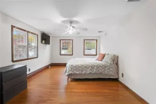 446 Budlong Rd, Cranston, RI 02920 - Photo 4