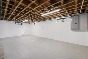 4 Longmeadow Ave, Middletown, RI 02842 - Photo 30