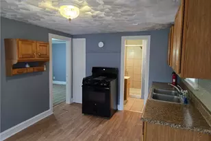 36 Crawford St, Woonsocket, RI 02895 - Photo 4