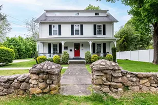 390 Woodruff Ave, South Kingstown, RI 02879 - Photo 2