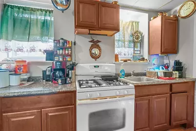 35 Sterling Avenue, Providence, RI 02909 - Photo 12