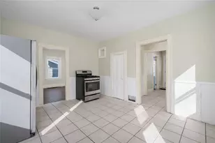 40 Norfolk St, Cranston, RI 02910 - Photo 4