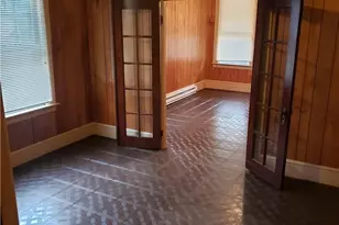 36 Roberts St, Woonsocket, RI 02895 - Photo 4