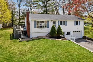 71 Evergreen Rd, North Kingstown, RI 02852 - Photo 2