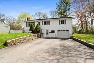 71 Evergreen Rd, North Kingstown, RI 02852 - Photo 4