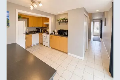 565 Smithfield Road #D8, North Providence, RI 02904 - Photo 4