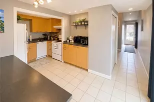 565 Smithfield Rd, North Providence, RI 02904 - Photo 4