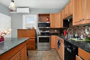 1040 Cranston St, Cranston, RI 02910 - Photo 4