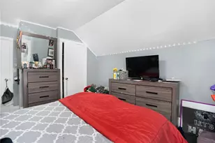 1040 Cranston St, Cranston, RI 02910 - Photo 6