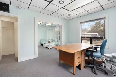 1040 Cranston Street, Cranston, RI 02910 - Photo 18