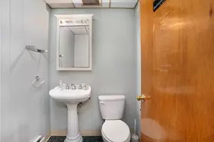 1040 Cranston St, Cranston, RI 02910 - Photo 30