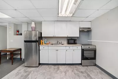 1040 Cranston Street, Cranston, RI 02910 - Photo 16