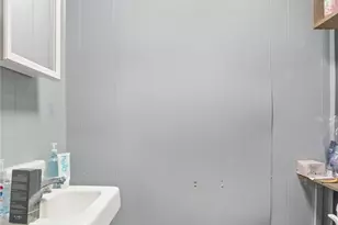 1040 Cranston St, Cranston, RI 02910 - Photo 10